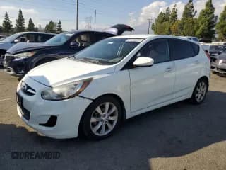 ✅ 2012 Hyundai Accent SE • VIN: KMHCU5AE4CU021984 • Лот: 87478875. Опубликован ранее на Copart с пробегом 224 173 миль. Бесплатный доступ к архиву аукционных продаж из США и подробный отчёт об истории автомобиля на DreamBid. Изображение 1.