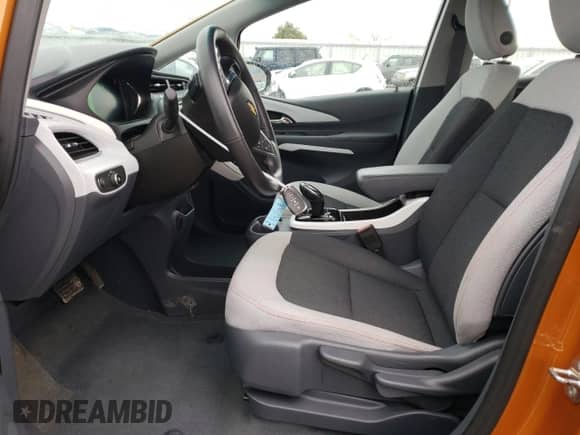 2017 Chevrolet Bolt EV LT z VIN 1G1FW6S0XH4155967, wystawiony jako Copart lot #42042844 z przebiegiem 27 120 mil mil oraz . Historia ofert i sprzedaży dostępna na DreamBid. Obrazek 7.