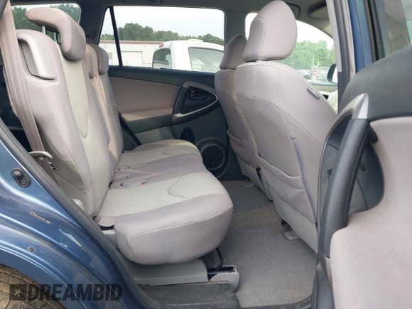 ✅ 2007 Toyota RAV4 • VIN: JTMZK33V876005173 • Lot: 42263972. Listed on IAAI with 185,918 mi. Free auction sales archive from the USA and detailed vehicle history report at DreamBid. Image 8.