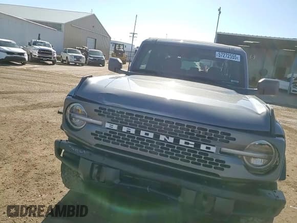 ✅ 2023 Ford Bronco • VIN: 1FMEE5DP0PLC10002 • Lot: 57272555. Wystawiony na Copart z przebiegiem 14 035 mil. Bezpłatny archiwum sprzedaży aukcyjnych z USA i szczegółowy raport historii pojazdu na DreamBid. Zdjęcie 14.