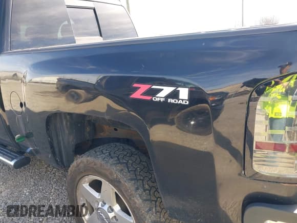 ✅ 2011 Chevrolet Silverado 2500HD LTZ • VIN: 1GC1KYC8XBF249646 • Лот: 41766424. Опубликован ранее на IAAI с пробегом 229 020 миль. Бесплатный доступ к архиву аукционных продаж из США и подробный отчёт об истории автомобиля на DreamBid. Изображение 18.