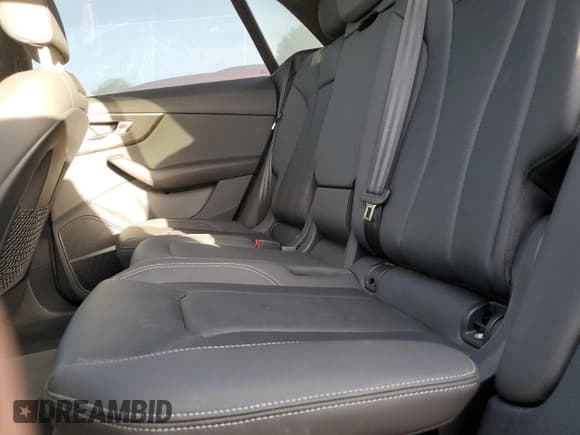 ✅ 2021 Audi Q8 Premium Plus • VIN: WA1EVAF19MD017949 • Lot: 84792975. Listed on Copart with 48,046 mi. Free auction sales archive from the USA and detailed vehicle history report at DreamBid. Image 11.