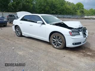 ✅ 2014 Chrysler 300 S • VIN: 2C3CCAGG6EH284027 • Лот: 42892788. Опубликован ранее на IAAI с пробегом 183 523 миль. Бесплатный доступ к архиву аукционных продаж из США и подробный отчёт об истории автомобиля на DreamBid. Изображение 1.