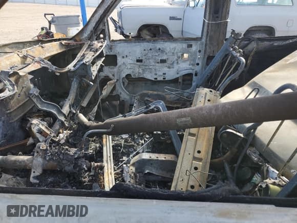 ✅ 2005 Chevrolet Avalanche Z71 • VIN: 3GNEK12Z35G256869 • Лот: 56126025. Опубликован ранее на Copart с пробегом Не указан. Бесплатный доступ к архиву аукционных продаж из США и подробный отчёт об истории автомобиля на DreamBid. Изображение 7.