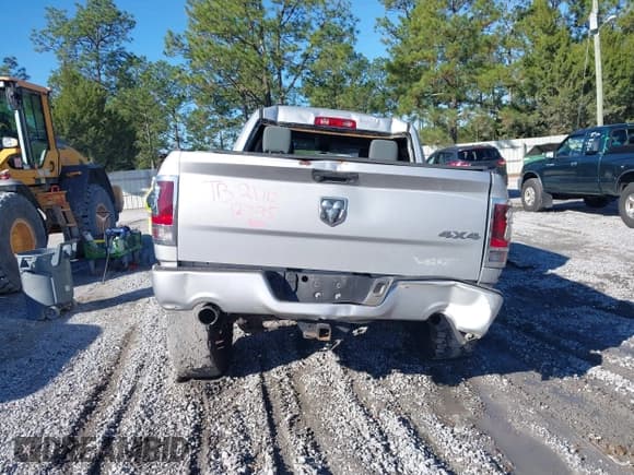 ✅ 2015 Ram 1500 Express • VIN: 1C6RR7KT8FS758136 • Lot: 43893918. Listed on IAAI with Not provided. Free auction sales archive from the USA and detailed vehicle history report at DreamBid. Image 17.