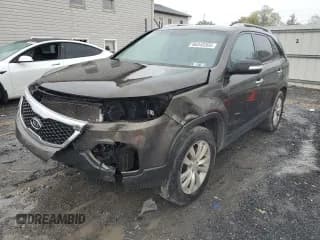 ✅ 2011 Kia Sorento EX • VIN: 5XYKU3A15BG095870 • Lot: 86340305. Listed on Copart with 63,043 mi. Free auction sales archive from the USA and detailed vehicle history report at DreamBid. Image 1.