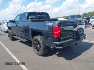 ✅ 2017 Chevrolet Silverado 1500 LT • VIN: 1GCVKREC6HZ229846 • Lot: 43298428. Wystawiony na IAAI z przebiegiem 86 125 mil. Bezpłatny archiwum sprzedaży aukcyjnych z USA i szczegółowy raport historii pojazdu na DreamBid. Zdjęcie 3.