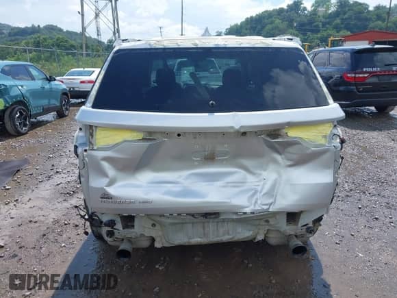 2018 Chevrolet Traverse LS с VIN 1GNEVFKW3JJ223406, выставлен на аукционе IAAI как лот 42723518 с пробегом 100 713 миль миль и . История ставок и продаж доступна на DreamBid. Изображение 17.