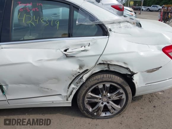 ✅ 2011 Mercedes-Benz C 300 Sport • VIN: WDDGF8BB1BR158412 • Лот: 42483819. Опубликован ранее на IAAI с пробегом 139 784 миль. Бесплатный доступ к архиву аукционных продаж из США и подробный отчёт об истории автомобиля на DreamBid. Изображение 6.