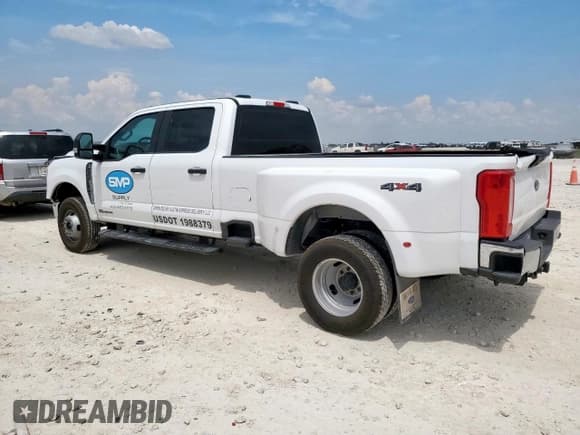 ✅ 2024 Ford F-350 XL • VIN: 1FT8W3DT9REC85031 • Лот: 69135495. Опубликован ранее на Copart с пробегом 107 976 миль. Бесплатный доступ к архиву аукционных продаж из США и подробный отчёт об истории автомобиля на DreamBid. Изображение 2.