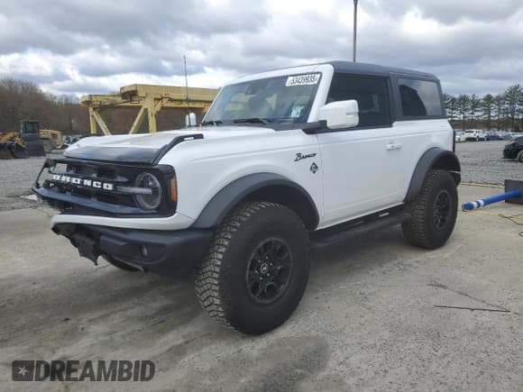 ✅ 2023 Ford Bronco • VIN: 1FMDE5CH1PLB18922 • Lot: 53439935. Listed on Copart with 33,288 mi. Free auction sales archive from the USA and detailed vehicle history report at DreamBid. Image 1.