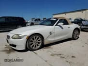 ✅ 2006 BMW Z4 3.0si • VIN: 4USBU53586LX00528 • Lot: 70445404. Wystawiony na Copart z przebiegiem 168 270 mil. Bezpłatny archiwum sprzedaży aukcyjnych z USA i szczegółowy raport historii pojazdu na DreamBid. Zdjęcie 1.