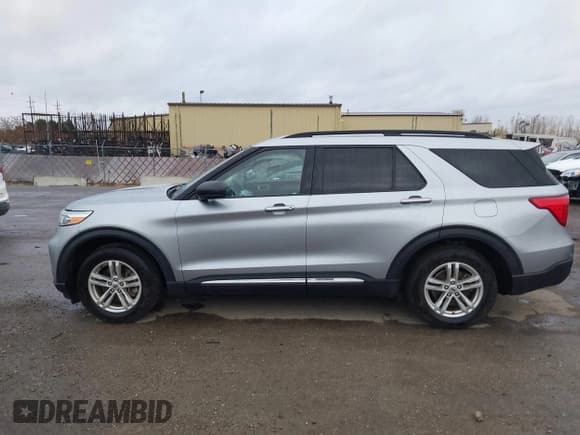✅ 2023 Ford Explorer XLT • VIN: 1FMSK7DH2PGA61164 • Lot: 43510987. Wystawiony na IAAI z przebiegiem 67 611 mil. Bezpłatny archiwum sprzedaży aukcyjnych z USA i szczegółowy raport historii pojazdu na DreamBid. Zdjęcie 14.