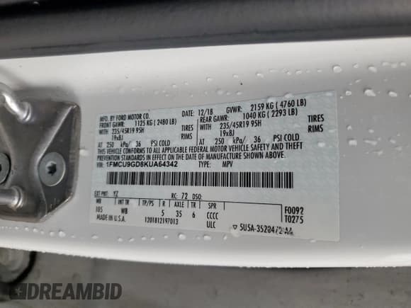 ✅ 2019 Ford Escape SE • VIN: 1FMCU9GD8KUA64342 • Lot: 69411795. Wystawiony na Copart z przebiegiem 120 765 mil. Bezpłatny archiwum sprzedaży aukcyjnych z USA i szczegółowy raport historii pojazdu na DreamBid. Zdjęcie 13.