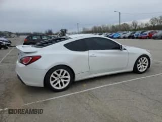 ✅ 2013 Hyundai Genesis Coupe R-Spec • VIN: KMHHT6KD9DU109502 • Lot: 52364895. Wystawiony na Copart z przebiegiem 98 387 mil. Bezpłatny archiwum sprzedaży aukcyjnych z USA i szczegółowy raport historii pojazdu na DreamBid. Zdjęcie 3.