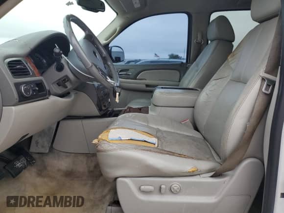 2007 Chevrolet Tahoe LT с VIN 1GNFC13J87R118354, выставлен на аукционе Copart как лот 90428605 с пробегом 255 985 миль миль и Списание • Salvage title. История ставок и продаж доступна на DreamBid. Изображение 7.