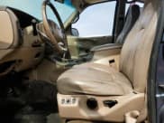 ✅ 1998 Ford Expedition XLT • VIN: 1FMRU17L8WLA61813 • Lot: 64687765. Wystawiony na Copart z przebiegiem 200 502 mil. Bezpłatny archiwum sprzedaży aukcyjnych z USA i szczegółowy raport historii pojazdu na DreamBid. Zdjęcie 7.