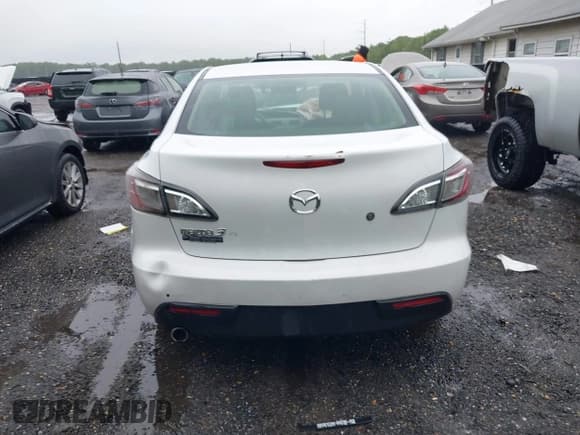 ✅ 2010 Mazda 3 i Sport • VIN: JM1BL1SF1A1233842 • Lot: 42337210. Listed on IAAI with 155,862 mi. Free auction sales archive from the USA and detailed vehicle history report at DreamBid. Image 16.