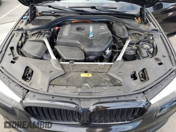 ✅ 2019 BMW 5 Series 530e • VIN: WBAJA9C50KB389739 • Lot: 81418465. Listed on Copart with 117,629 mi. Free auction sales archive from the USA and detailed vehicle history report at DreamBid. Image 11.