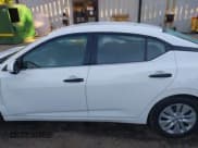 ✅ 2024 Nissan Sentra S • VIN: 3N1AB8BV5RY220309 • Lot: 43511665. Wystawiony na IAAI z przebiegiem 81 813 mil. Bezpłatny archiwum sprzedaży aukcyjnych z USA i szczegółowy raport historii pojazdu na DreamBid. Zdjęcie 14.