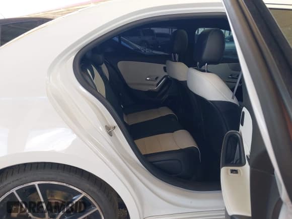 ✅ 2021 Mercedes-Benz A 35 AMG • VIN: W1K3G5BB9MJ321173 • Lot: 41743895. Listed on IAAI with 52,247 mi. Free auction sales archive from the USA and detailed vehicle history report at DreamBid. Image 7.