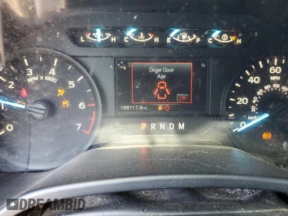 ✅ 2019 Ford F-150 XL • VIN: 1FTEW1C53KKC90291 • Lot: 81396495. Wystawiony na Copart z przebiegiem 156 117 mil. Bezpłatny archiwum sprzedaży aukcyjnych z USA i szczegółowy raport historii pojazdu na DreamBid. Zdjęcie 9.