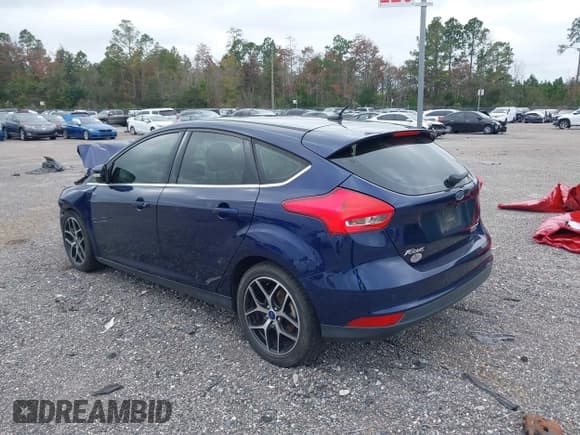 ✅ 2016 Ford Focus Titanium • VIN: 1FADP3N25GL345869 • Lot: 43591957. Wystawiony na IAAI z przebiegiem Nie podano. Bezpłatny archiwum sprzedaży aukcyjnych z USA i szczegółowy raport historii pojazdu na DreamBid. Zdjęcie 3.
