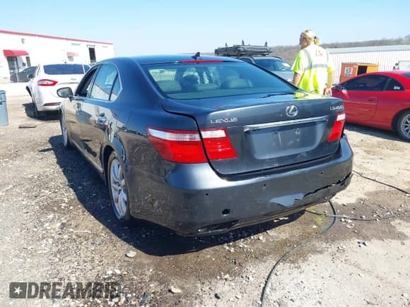 ✅ 2007 Lexus LS 460 L • VIN: JTHGL46F075000827 • Lot: 41776605. Listed on IAAI with 258,695 mi. Free auction sales archive from the USA and detailed vehicle history report at DreamBid. Image 3.