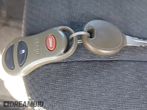 ✅ 2003 Jeep Grand Cherokee Laredo • VIN: 1J4GW48S63C611304 • Lot: 43611521. Listed on IAAI with 116,173 mi. Free auction sales archive from the USA and detailed vehicle history report at DreamBid. Image 11.