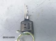 ✅ 1994 Chevrolet Suburban • VIN: 1GNGC26F4RJ333927 • Lot: 43684845. Wystawiony na IAAI z przebiegiem 157 119 mil. Bezpłatny archiwum sprzedaży aukcyjnych z USA i szczegółowy raport historii pojazdu na DreamBid. Zdjęcie 11.