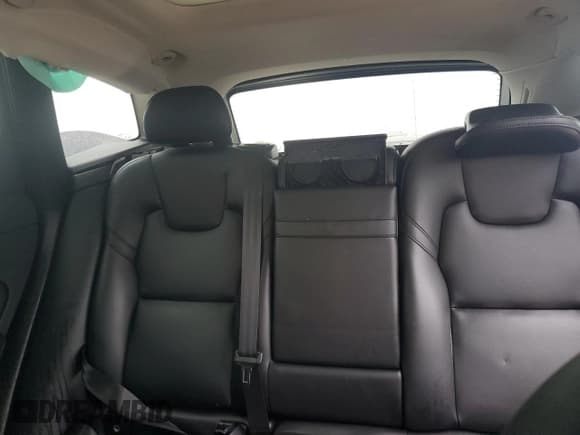 ✅ 2019 Volvo XC60 Momentum • VIN: LYV102DK8KB325531 • Lot: 82483655. Listed on Copart with 123,569 mi. Free auction sales archive from the USA and detailed vehicle history report at DreamBid. Image 10.