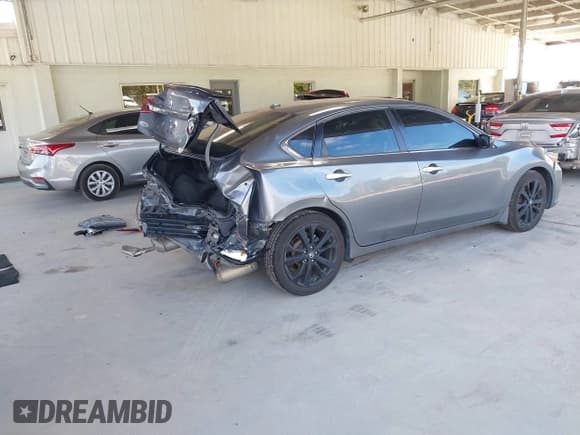 ✅ 2018 Nissan Altima S • VIN: 1N4AL3AP4JC270895 • Lot: 43533602. Wystawiony na IAAI z przebiegiem 126 215 mil. Bezpłatny archiwum sprzedaży aukcyjnych z USA i szczegółowy raport historii pojazdu na DreamBid. Zdjęcie 4.