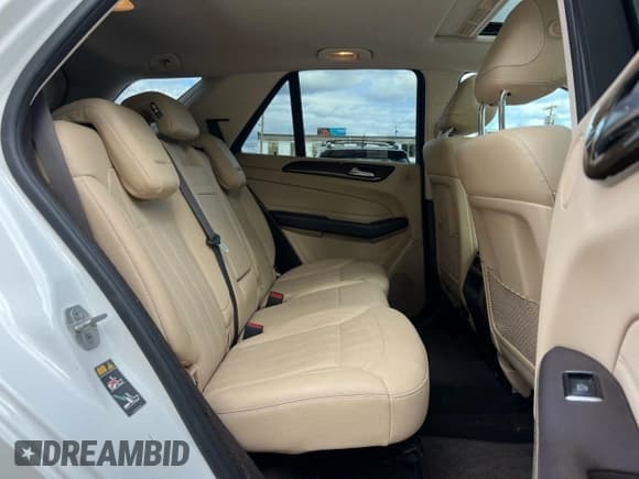 ✅ 2016 Mercedes-Benz GLE 350 • VIN: 4JGDA5HB5GA758904 • Lot: 90467805. Wystawiony na Copart z przebiegiem 143 876 mil. Bezpłatny archiwum sprzedaży aukcyjnych z USA i szczegółowy raport historii pojazdu na DreamBid. Zdjęcie 6.