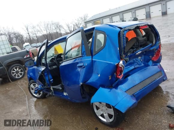 ✅ 2011 Chevrolet Aveo 1LT • VIN: KL1TD6DE0BB136881 • Lot: 41215249. Listed on IAAI with 176,369 mi. Free auction sales archive from the USA and detailed vehicle history report at DreamBid. Image 3.