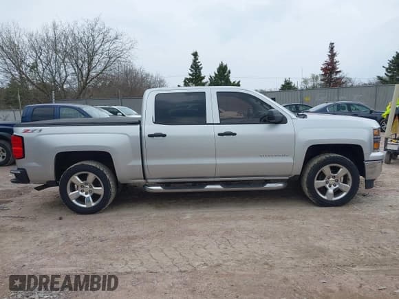 ✅ 2014 Chevrolet Silverado 1500 LT • VIN: 3GCUKREH3EG235137 • Lot: 42134613. Wystawiony na IAAI z przebiegiem 191 347 mil. Bezpłatny archiwum sprzedaży aukcyjnych z USA i szczegółowy raport historii pojazdu na DreamBid. Zdjęcie 13.