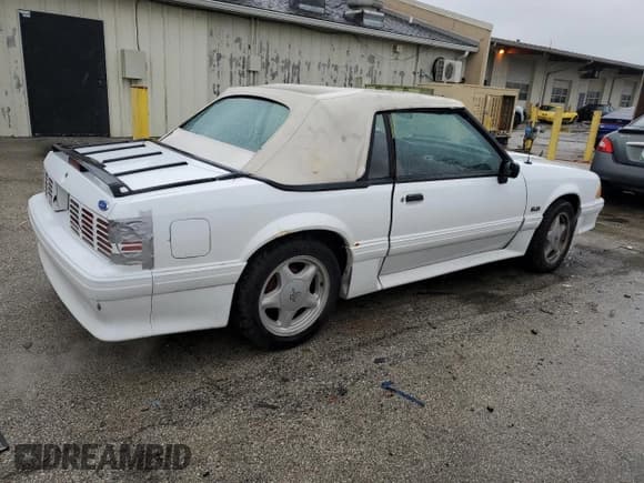 ✅ 1991 Ford Mustang GT • VIN: 1FACP45E5MF155284 • Lot: 86966484. Wystawiony na Copart z przebiegiem 166 607 mil. Bezpłatny archiwum sprzedaży aukcyjnych z USA i szczegółowy raport historii pojazdu na DreamBid. Zdjęcie 3.
