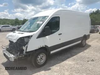 ✅ 2015 Ford Transit Cargo • VIN: 1FTNR2CM3FKB29692 • Lot: 61456925. Wystawiony na Copart z przebiegiem 215 960 mil. Bezpłatny archiwum sprzedaży aukcyjnych z USA i szczegółowy raport historii pojazdu na DreamBid. Zdjęcie 1.