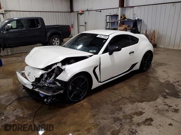 ✅ 2023 Toyota 86 Premium • VIN: JF1ZNBF19P8757338 • Лот: 89621895. Опубликован ранее на Copart с пробегом 28 362 миль. Бесплатный доступ к архиву аукционных продаж из США и подробный отчёт об истории автомобиля на DreamBid. Изображение 1.