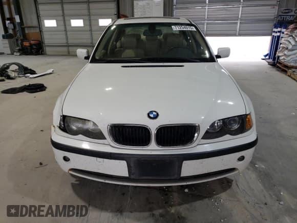✅ 2005 BMW 3 Series 325i • VIN: WBAET37415NJ91023 • Lot: 71254015. Listed on Copart with 300,663 mi. Free auction sales archive from the USA and detailed vehicle history report at DreamBid. Image 5.