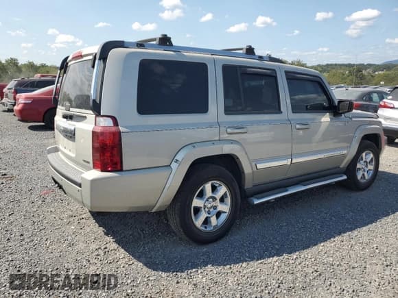 ✅ 2008 Jeep Commander Limited • VIN: 1J8HG582X8C212943 • Lot: 71317415. Wystawiony na Copart z przebiegiem 190 024 mil. Bezpłatny archiwum sprzedaży aukcyjnych z USA i szczegółowy raport historii pojazdu na DreamBid. Zdjęcie 3.