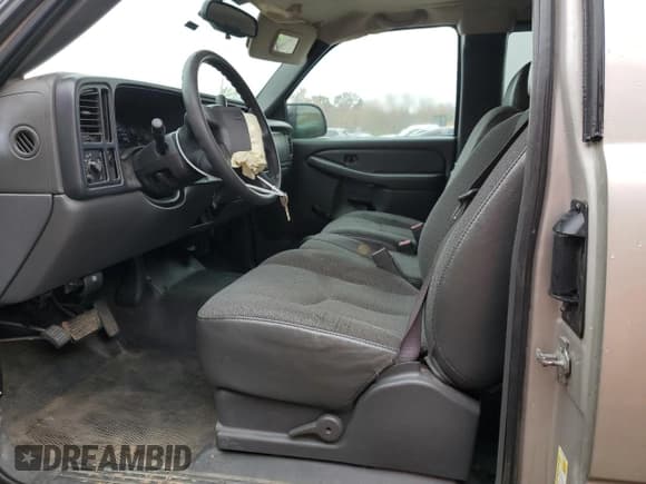 ✅ 2006 Chevrolet Silverado 1500 LS • VIN: 1GCEC19X86Z137517 • Lot: 82598584. Listed on Copart with 170,142 mi. Free auction sales archive from the USA and detailed vehicle history report at DreamBid. Image 7.