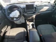 ✅ 2022 Ford Bronco Sport Big Bend • VIN: 3FMCR9B66NRD20418 • Lot: 70044525. Wystawiony na Copart z przebiegiem 32 869 mil. Bezpłatny archiwum sprzedaży aukcyjnych z USA i szczegółowy raport historii pojazdu na DreamBid. Zdjęcie 8.