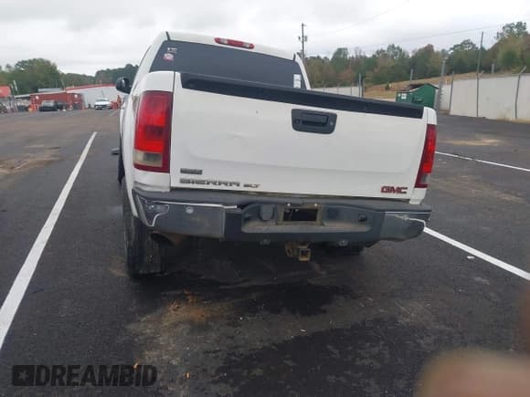 ✅ 2011 GMC Sierra 1500 SLT • VIN: 3GTP2WE30BG130339 • Lot: 43524602. Listed on IAAI with 206,145 mi. Free auction sales archive from the USA and detailed vehicle history report at DreamBid. Image 6.
