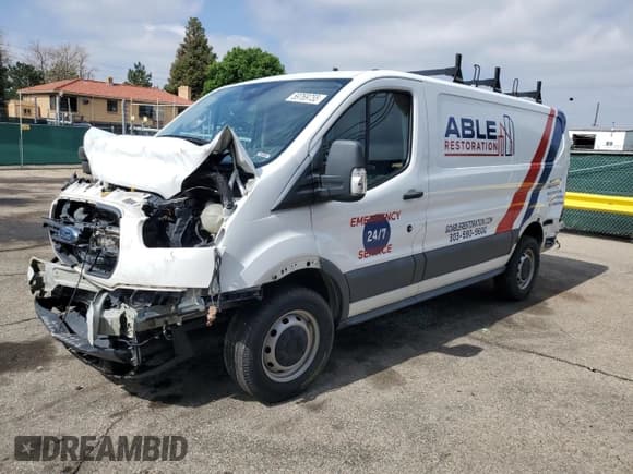✅ 2017 Ford Transit • VIN: 1FTYR1YG9HKA56552 • Lot: 59769755. Listed on Copart with 116,001 mi. Free auction sales archive from the USA and detailed vehicle history report at DreamBid. Image 1.