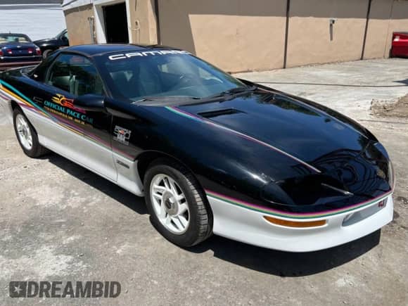 1993 Chevrolet Camaro Z28 z VIN 2G1FP22P3P2106343, wystawiony jako Copart lot #91617615 z przebiegiem 32 035 mil mil oraz Czysty tytuł • Clean title. Historia ofert i sprzedaży dostępna na DreamBid. Obrazek 1.