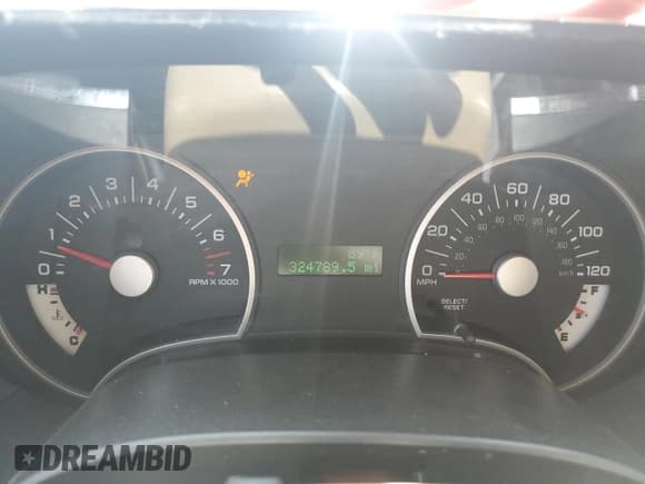 ✅ 2010 Ford Explorer XLT • VIN: 1FMEU6DEXAUA47271 • Lot: 61426815. Wystawiony na Copart z przebiegiem 324 789 mil. Bezpłatny archiwum sprzedaży aukcyjnych z USA i szczegółowy raport historii pojazdu na DreamBid. Zdjęcie 9.