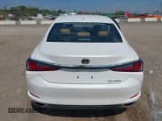 ✅ 2025 Lexus ES 350 • VIN: 58ADZ1B1XSU202721 • Lot: 43223176. Listed on IAAI with 1,031 mi. Free auction sales archive from the USA and detailed vehicle history report at DreamBid. Image 16.