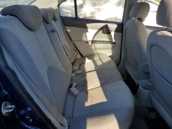 2008 Hyundai Accent GLS z VIN KMHCN46C58U175979, wystawiony jako Copart lot #76786744 z przebiegiem 124 564 mil mil oraz Czysty tytuł • Clean title. Historia ofert i sprzedaży dostępna na DreamBid. Obrazek 10.