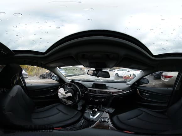 ✅ 2013 BMW 3 Series 320i xDrive • VIN: WBA3C3C54DF982516 • Lot: 43648194. Wystawiony na IAAI z przebiegiem 121 426 mil. Bezpłatny archiwum sprzedaży aukcyjnych z USA i szczegółowy raport historii pojazdu na DreamBid. Zdjęcie 19.