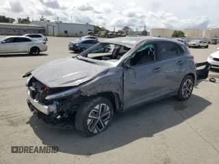 2022 Hyundai Kona Limited с VIN KM8K53AG3NU157363, выставлен на аукционе Copart как лот 51630515 с пробегом 27 743 миль миль и Списание • Salvage title. История ставок и продаж доступна на DreamBid. Изображение 1.